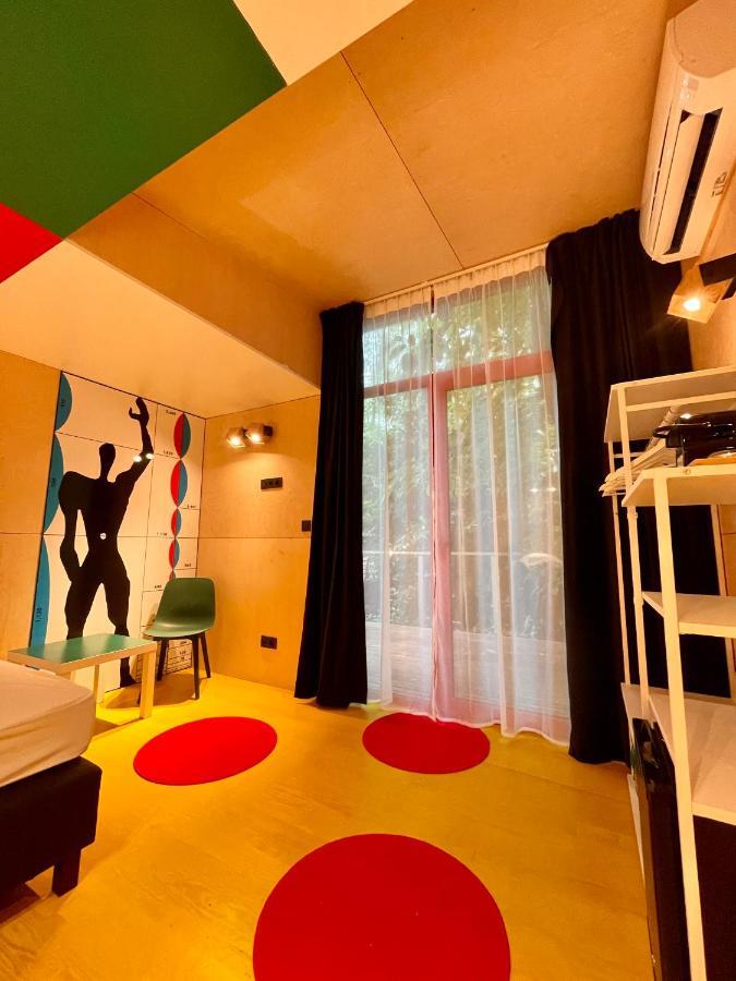 Utopia Village - Art & Nature Lodges Mons Exterior photo